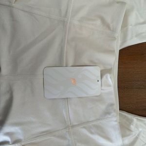 NWT Fabletics Oasis Shine High-waisted pocket 7/8 leggings